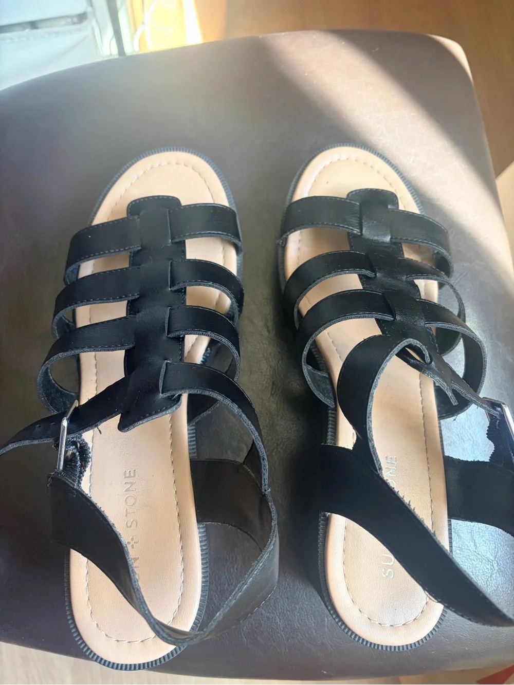 Aun Stone Black Strappy Women's Sandals - size 11